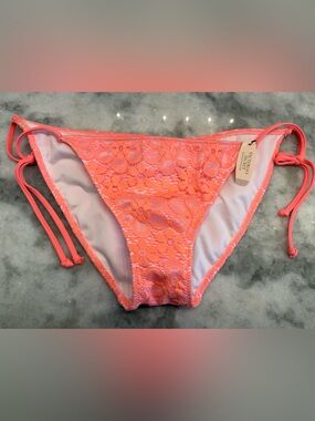Victoria’s Secret Coral Floral Lace Bikini Bottom Side Tie Cheeky L BNWT